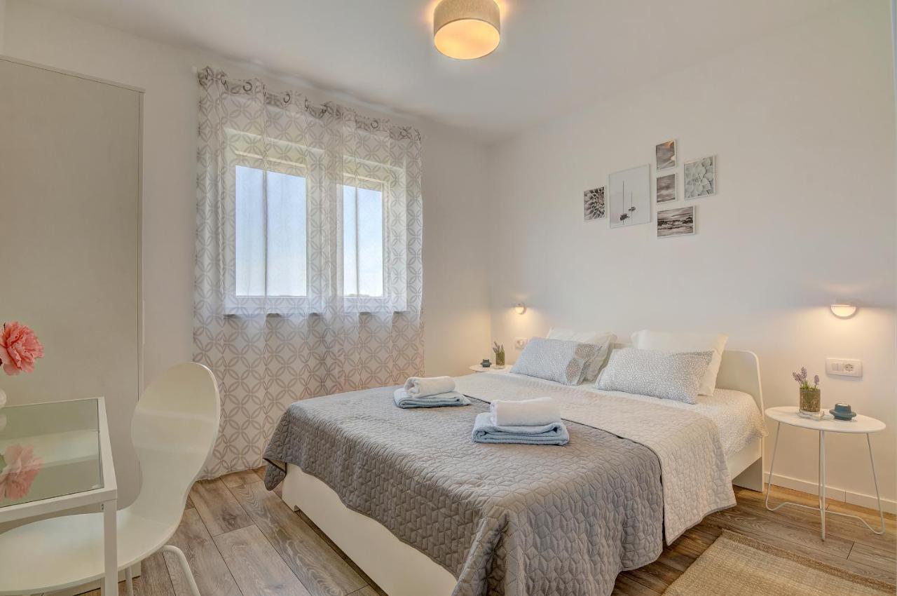 Apartment Log In Štinjan Extérieur photo
