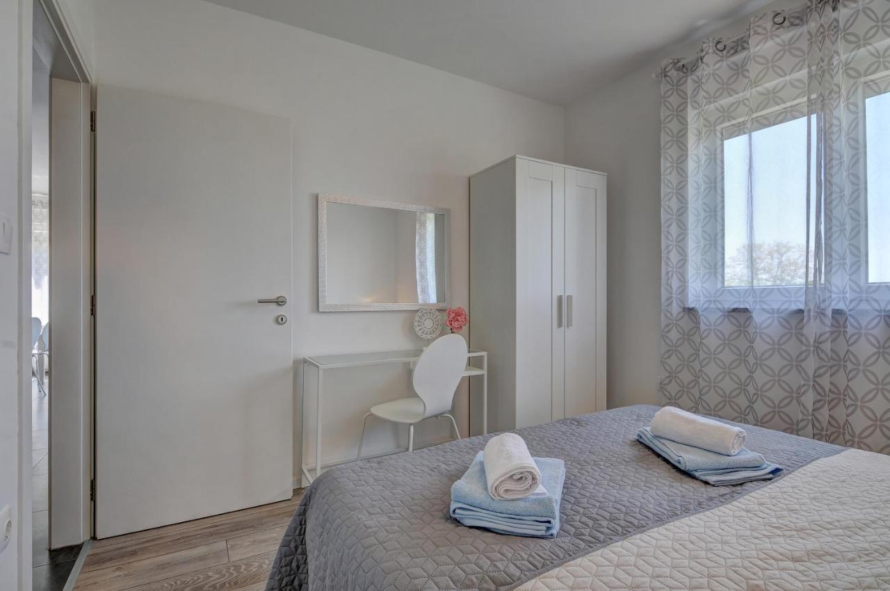 Apartment Log In Štinjan Extérieur photo