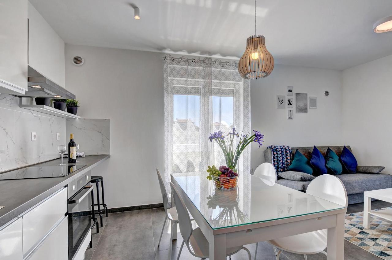 Apartment Log In Štinjan Extérieur photo